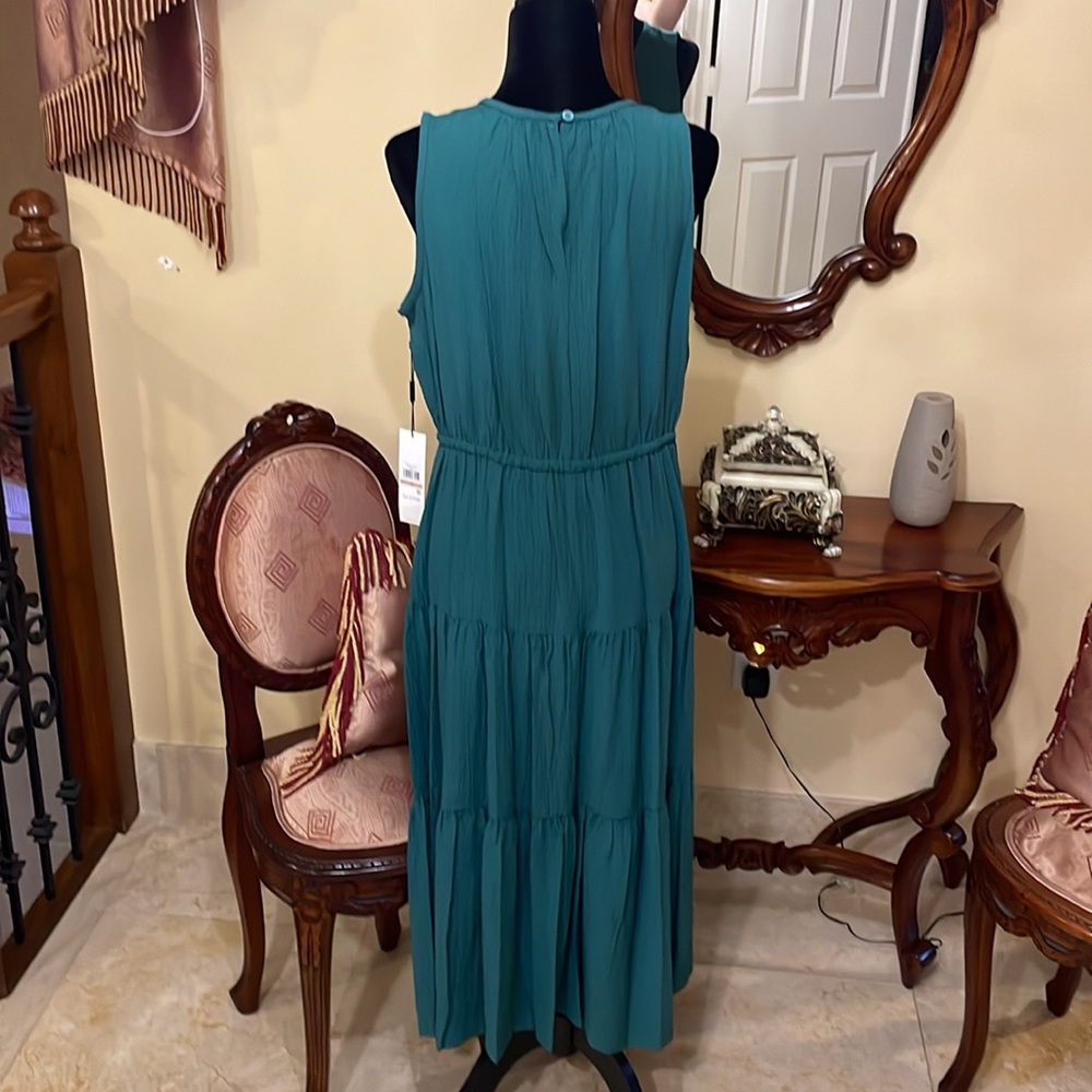 CALVIN KLEIN tiered
Crinkle Gauze Ruffle Dress - Picture 3 of 12